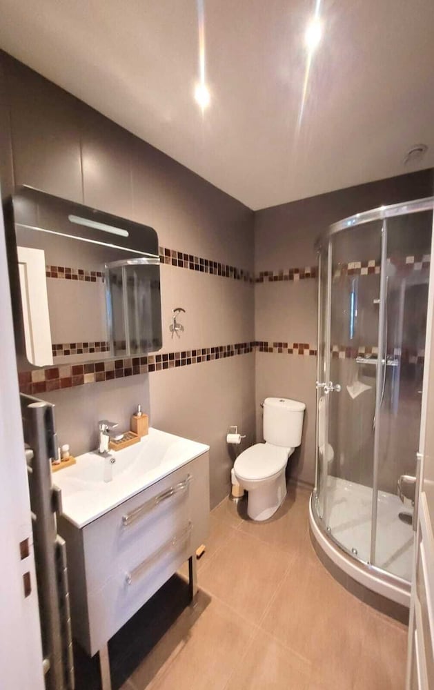 Deluxe Apartment - Photo 2
