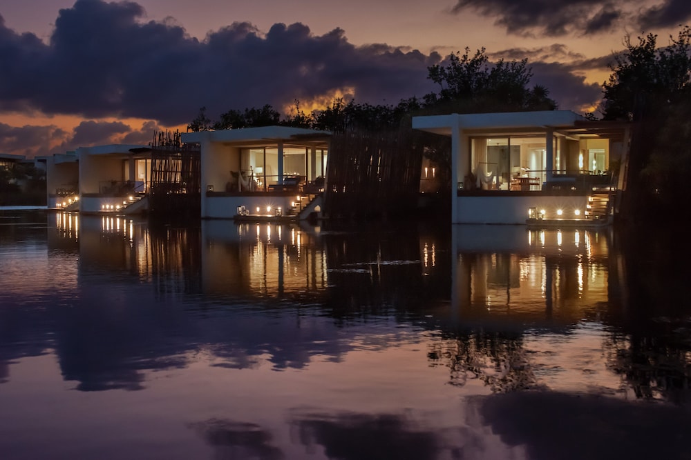 Deluxe Suite, Overwater (Lagoon) - Photo 10