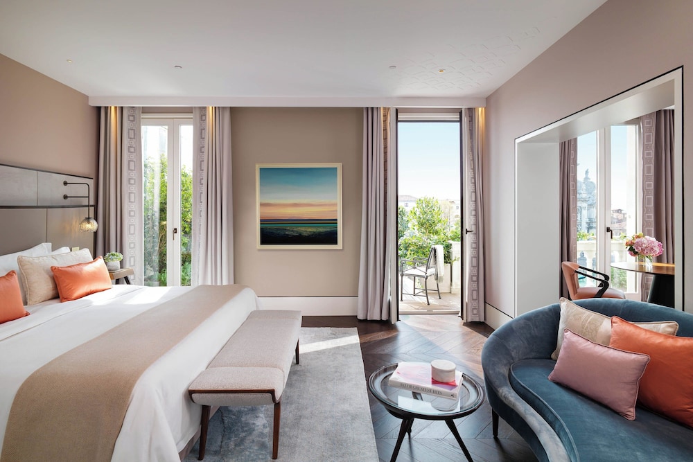 Terrace Grand Canal Suite photo 2