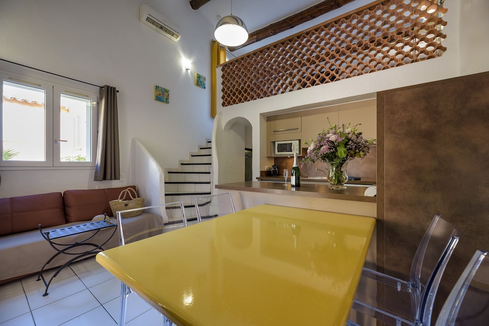 Classic 1 Bedroom Villa with Mezzanine Terrace photo 2