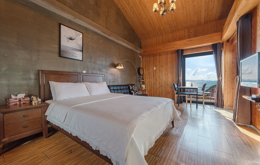 Deluxe Double Room, Jetted Tub, Ocean View (MobyDick)