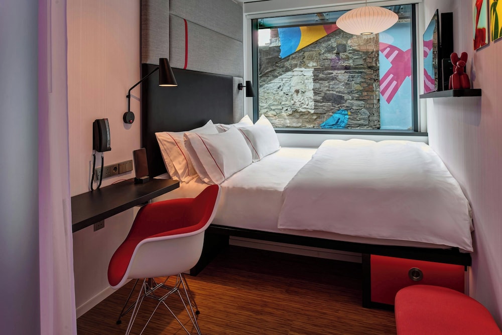 Room, 1 King Bed (High Floor)