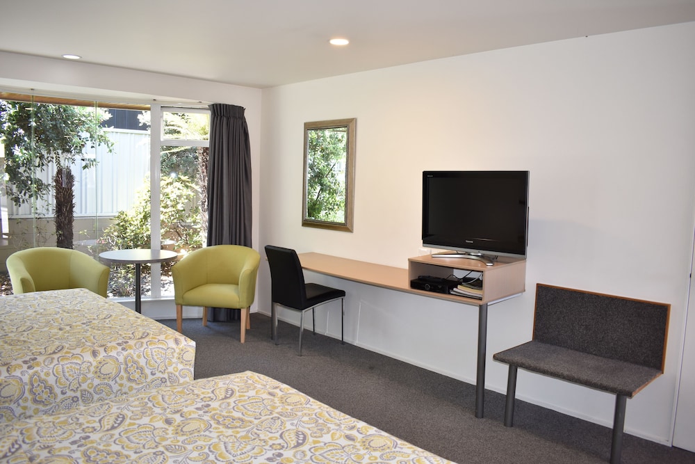 Superior Studio, 1 Queen Bed
