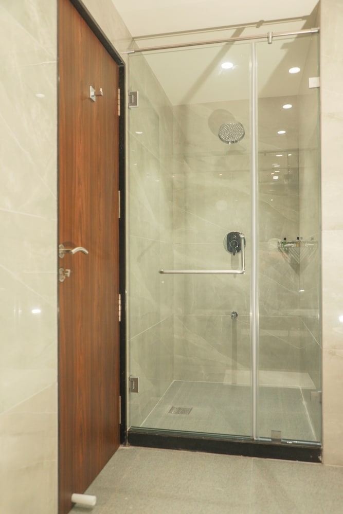 Executive Room - Photo 4