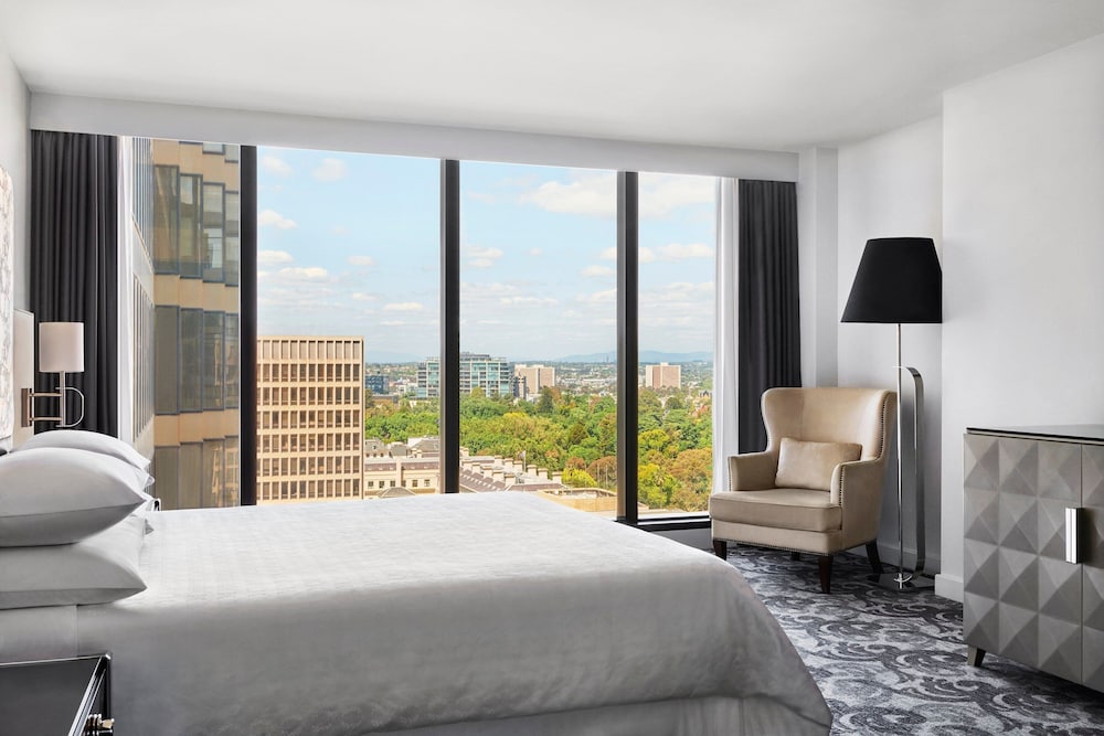 Room, 1 King Bed, Garden View