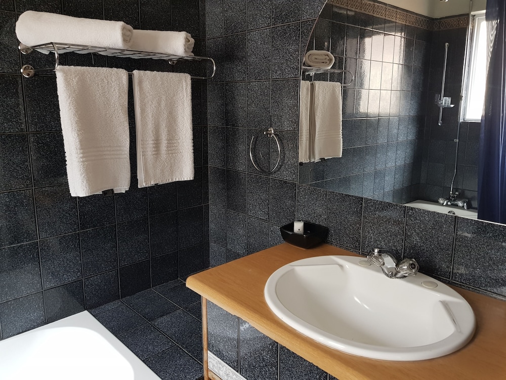 Twin Room (Block A) - Photo 4
