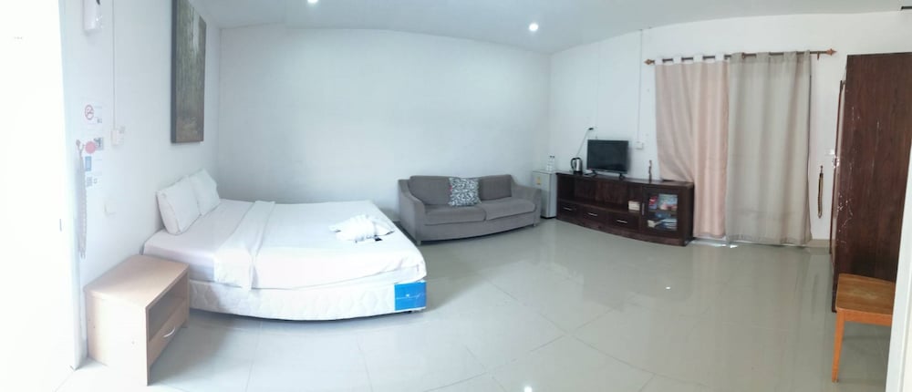 Exclusive Room, 1 King Bed, Resort View, Ground Floor photo 1