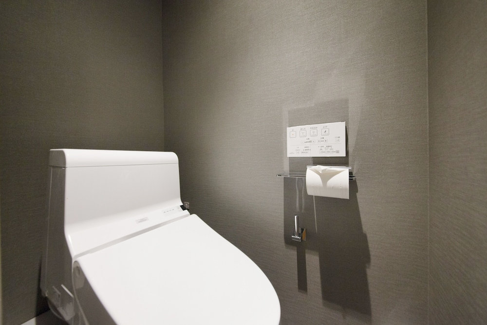 Double Room (Separate Bathtub And Toilet) photo 3