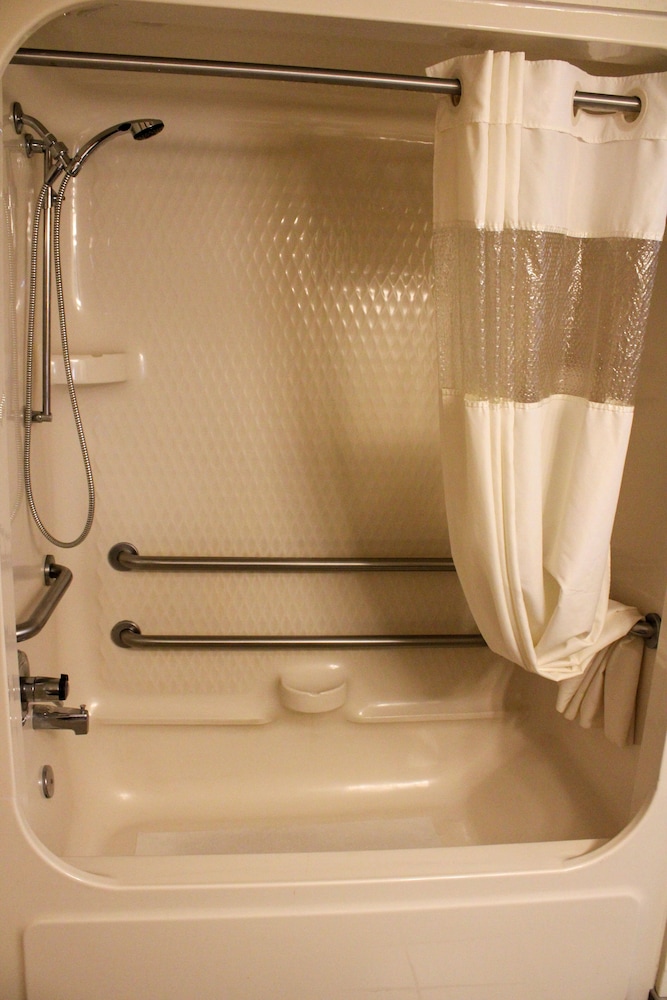 Room, 1 King Bed, Accessible, Non Smoking (No Pets) - Photo 7