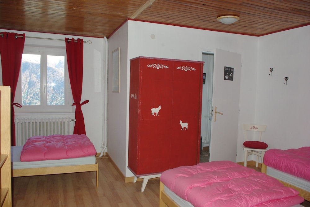 Family Room (Chamois) photo 1