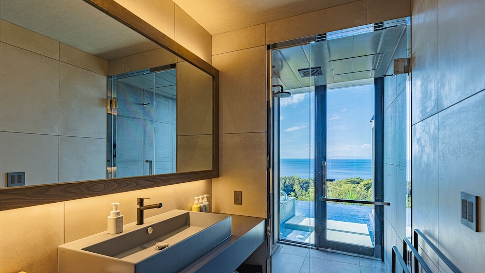 Luxury Twin Room photo 3