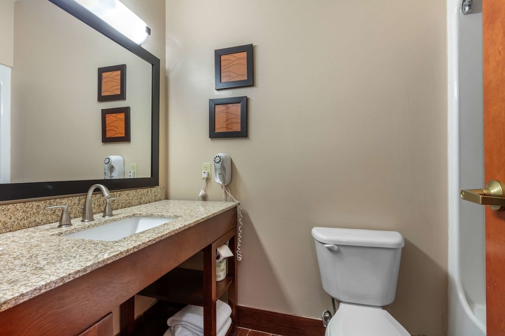 Suite, Multiple Beds, Non Smoking - Photo 6