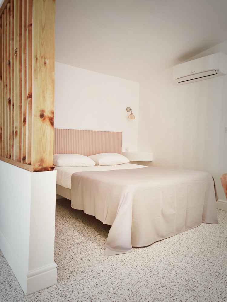 Studio Suite, 1 Double Bed with Sofa bed, Kitchen photo 3