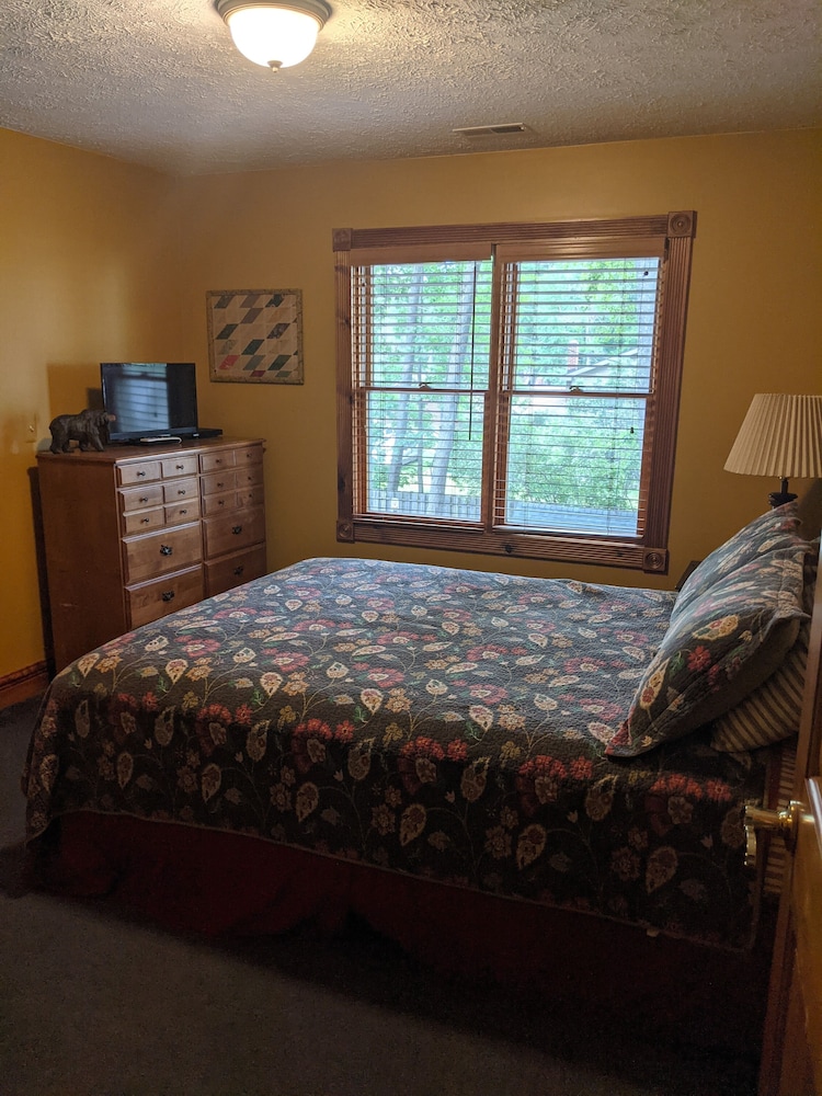 Standard Room, 1 Queen Bed (Lodge) photo 1