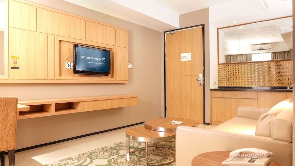 Junior Suite, Multiple Beds - Photo 6