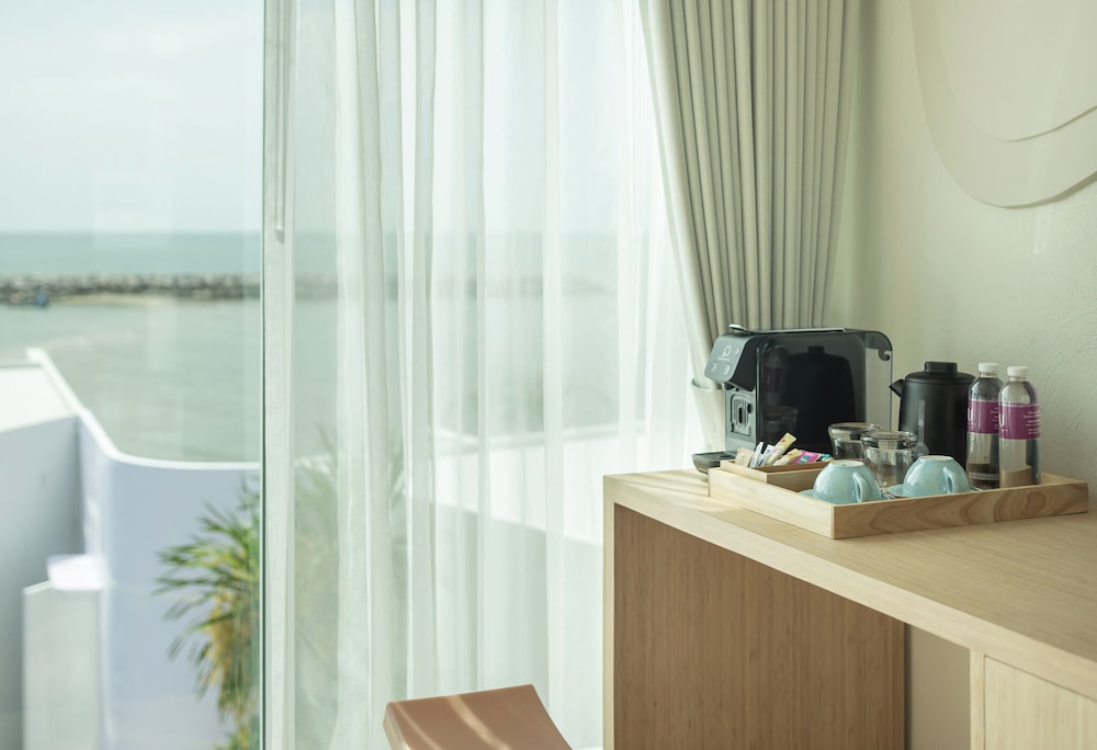 Cozy Seaview Room - Photo 5