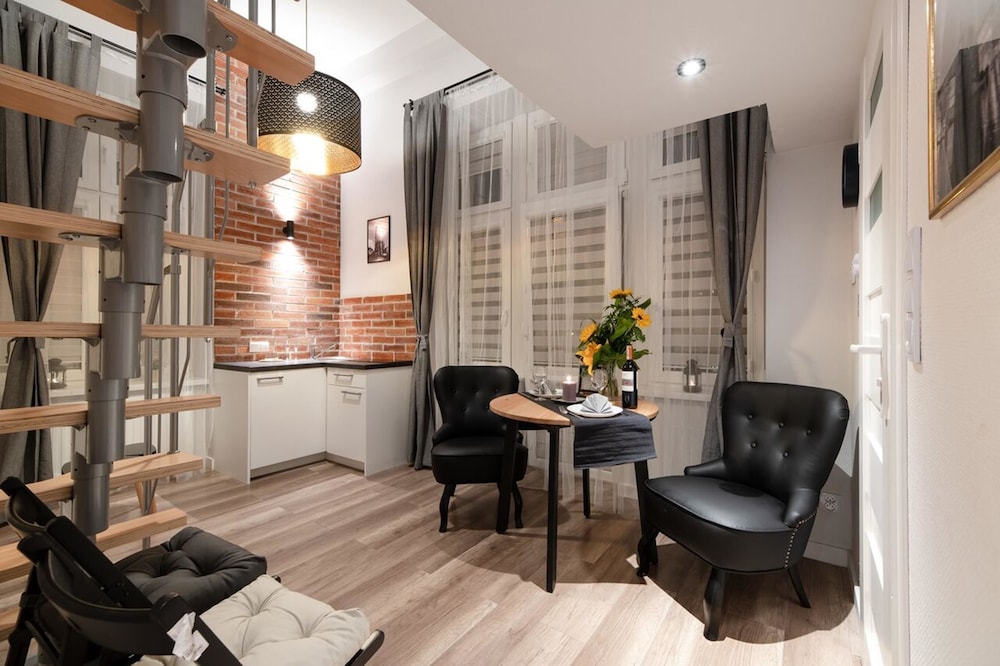 Apartment (D24)
