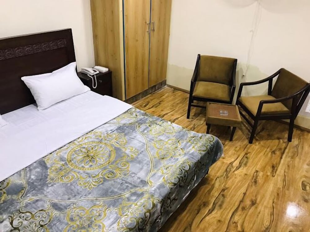 Standard Double or Twin Room photo 3