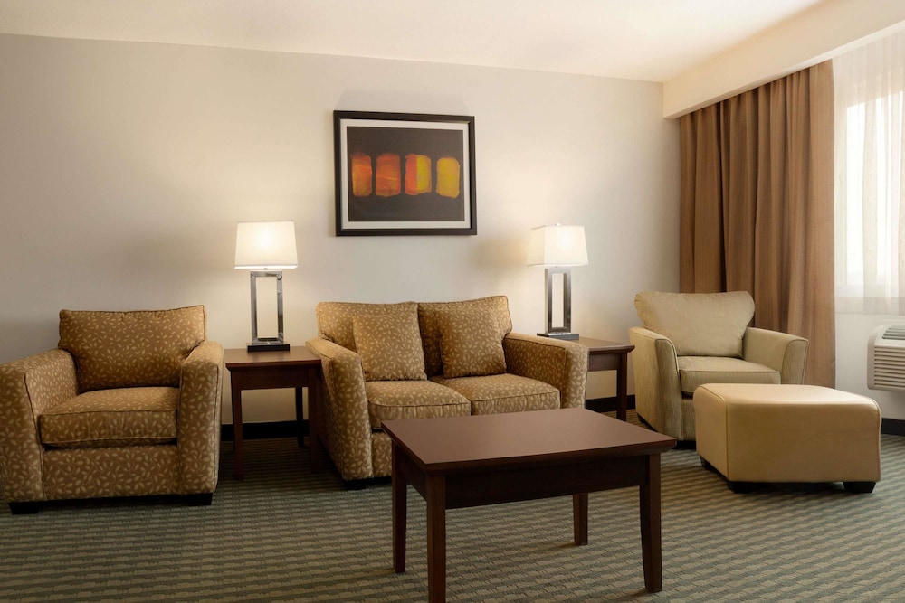 Suite, Multiple Beds, Non Smoking (One-Bedroom) photo 2