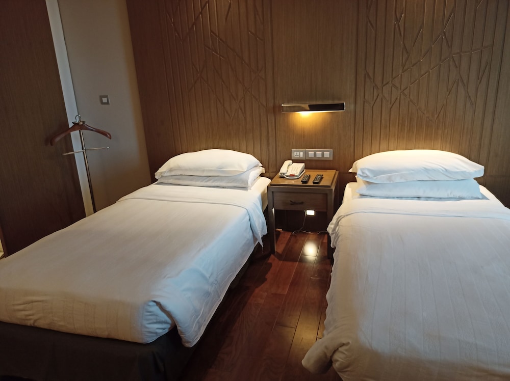 Deluxe Room, 2 Twin Beds (Executive Club Twin) photo 2
