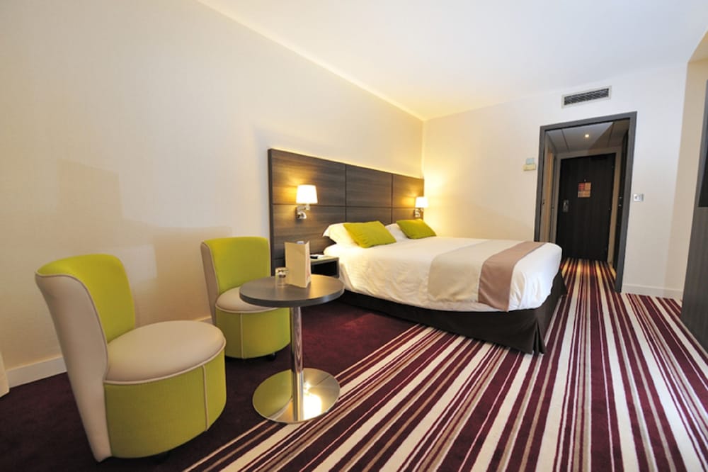 Standard Room, 1 King Bed - Photo 7