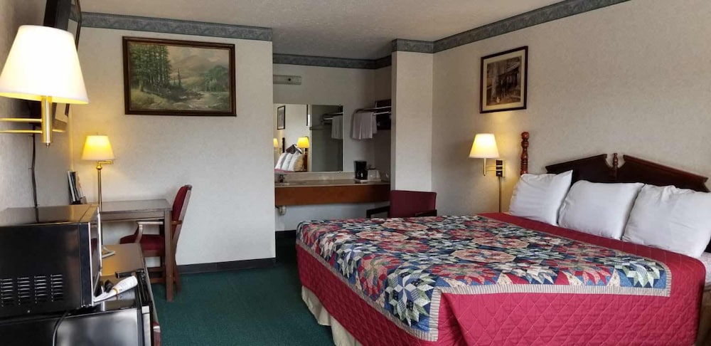 Standard Room, 1 King Bed photo 2