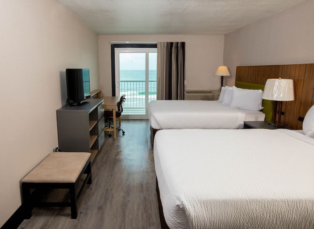 Oceanfront Standard Room photo 1