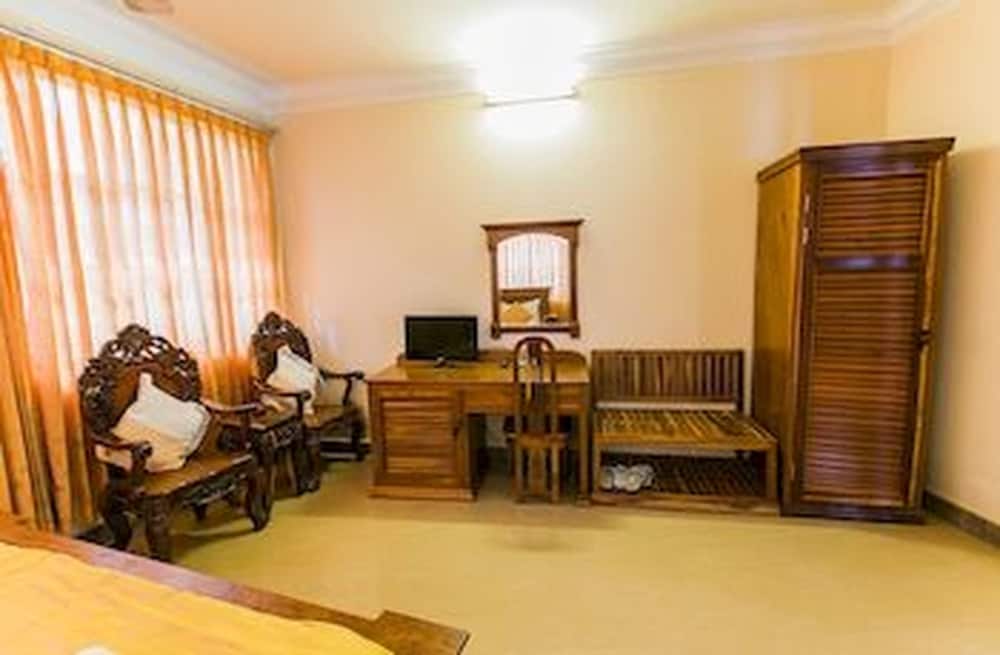 Deluxe Double or Twin Room (FAN)