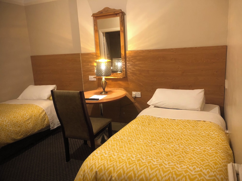 Twin Room, Ensuite photo 1