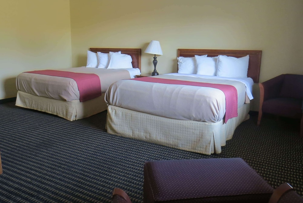 Room, 2 Queen Beds, Accessible, Non Smoking (Bathtub with Grab Bars) - Photo 2