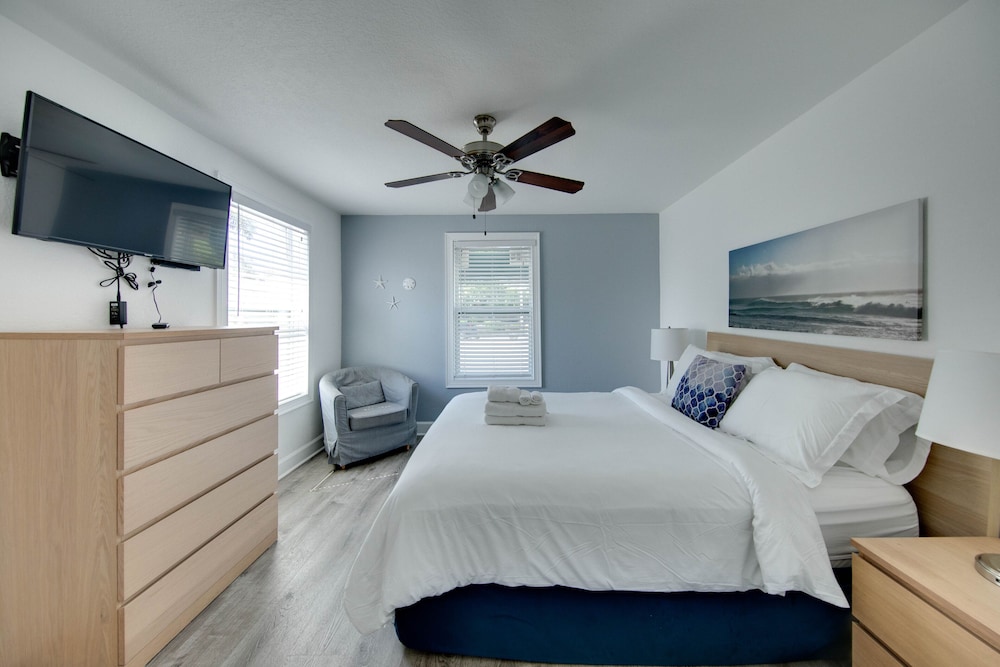 Deluxe Condo, 1 Queen Bed with Sofa bed, Courtyard View, Ground Floor
