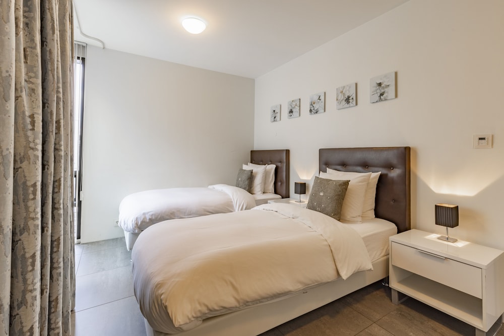 Standard Suite, 2 Bedrooms, Balcony photo 3