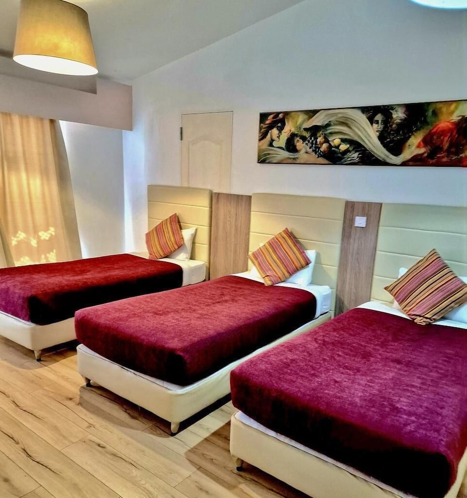 Suite familiare, balcone, vista piscina