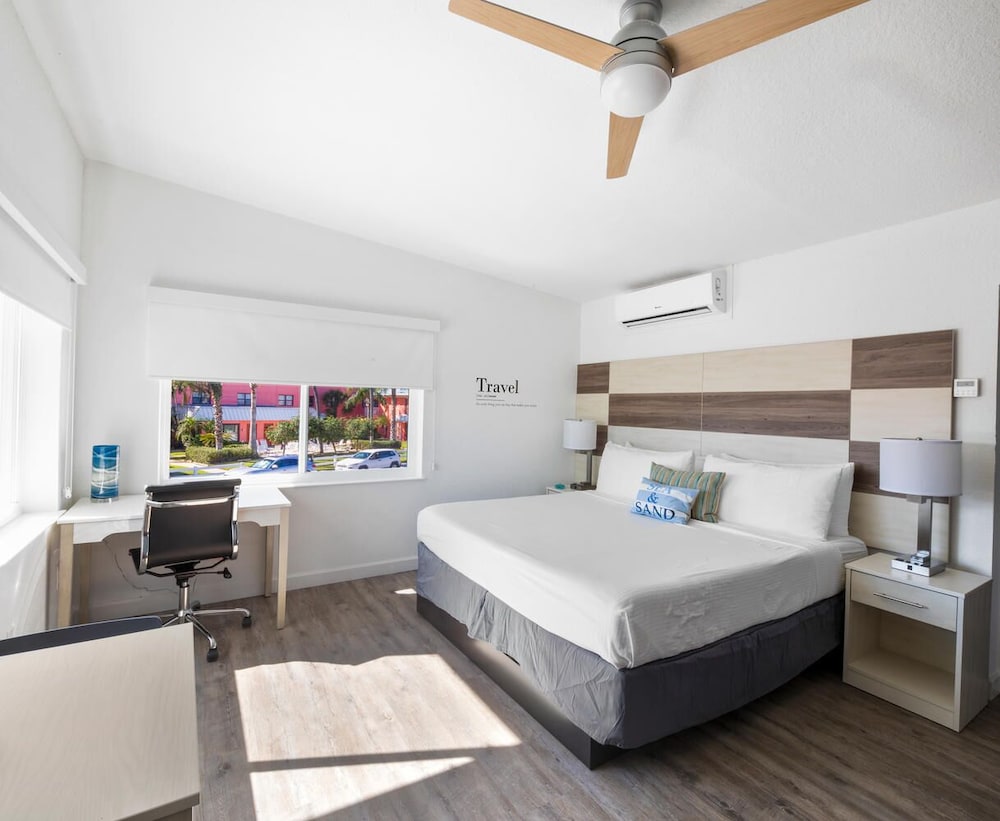 Villas King Suite Partial Ocean View