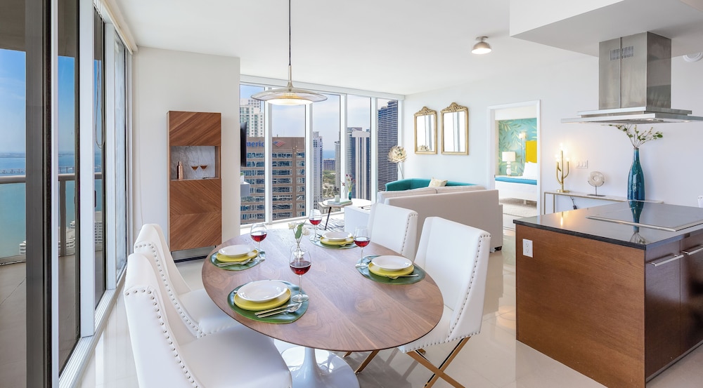 Boutique Corner Apart, 2/2, Sofa Bed, Ocean View, Balcony4210