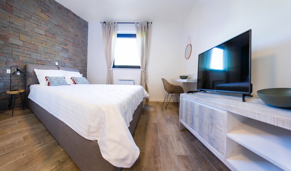 Standard Double Room - Photo 2