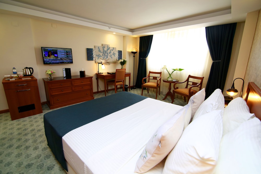 Standard Double or Twin Room, Non Smoking - Photo 10
