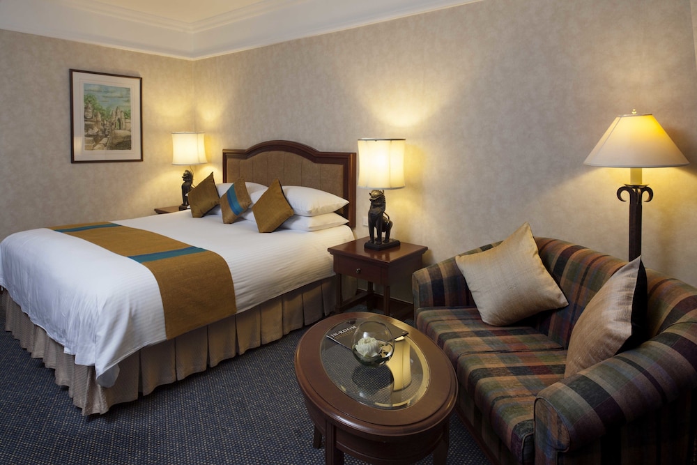 Club King Bed photo 1