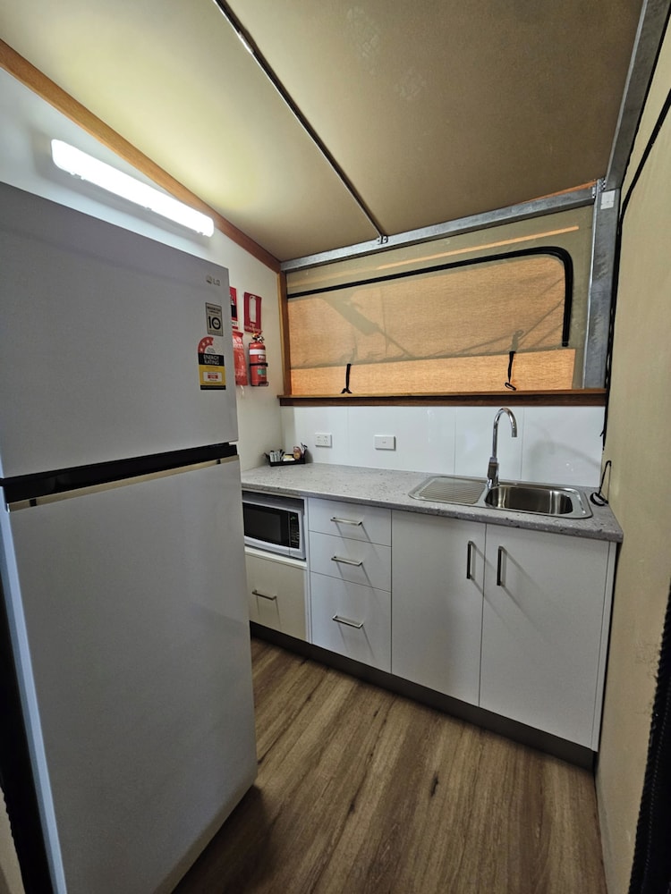 Deluxe Safari Tent - Sleeps 4 - Photo 7
