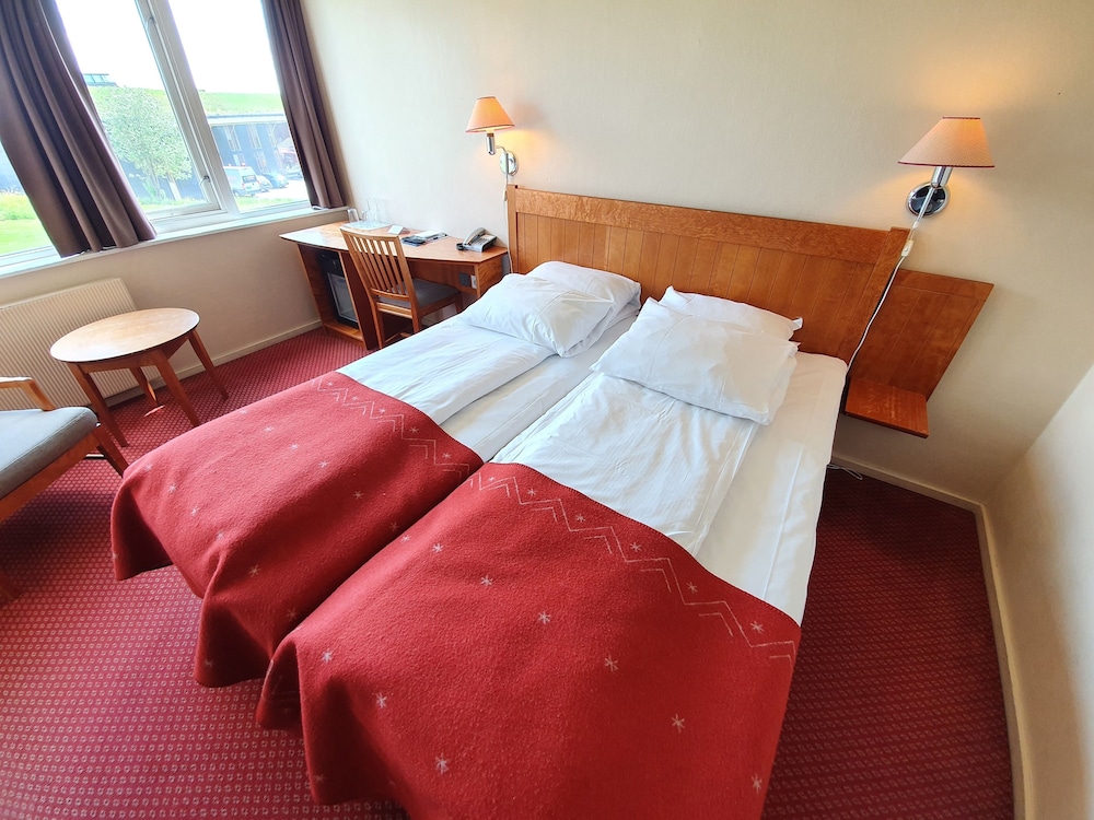 Standard Twin Room - Photo 2
