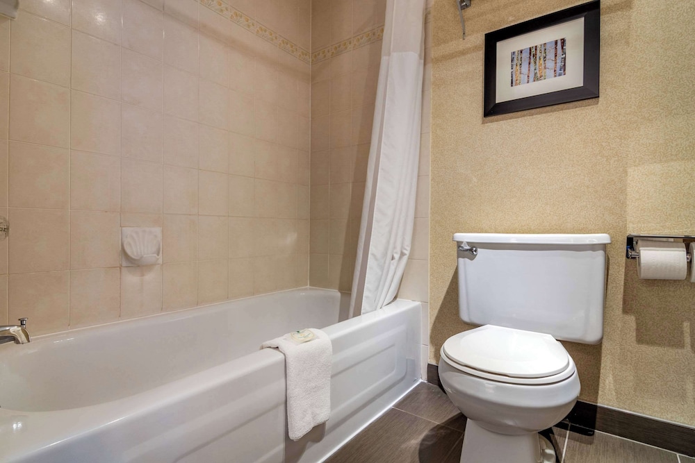 Suite, 1 Queen Bed, Non Smoking - Photo 2