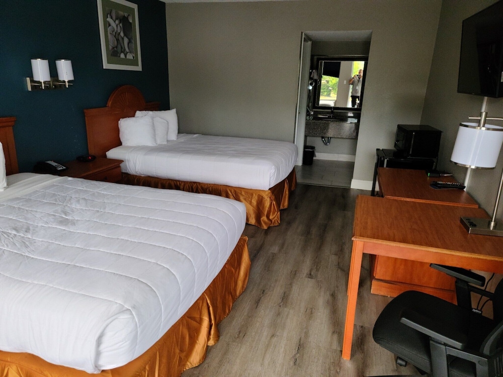 Room, 2 Queen Beds, Non Smoking - Photo 3