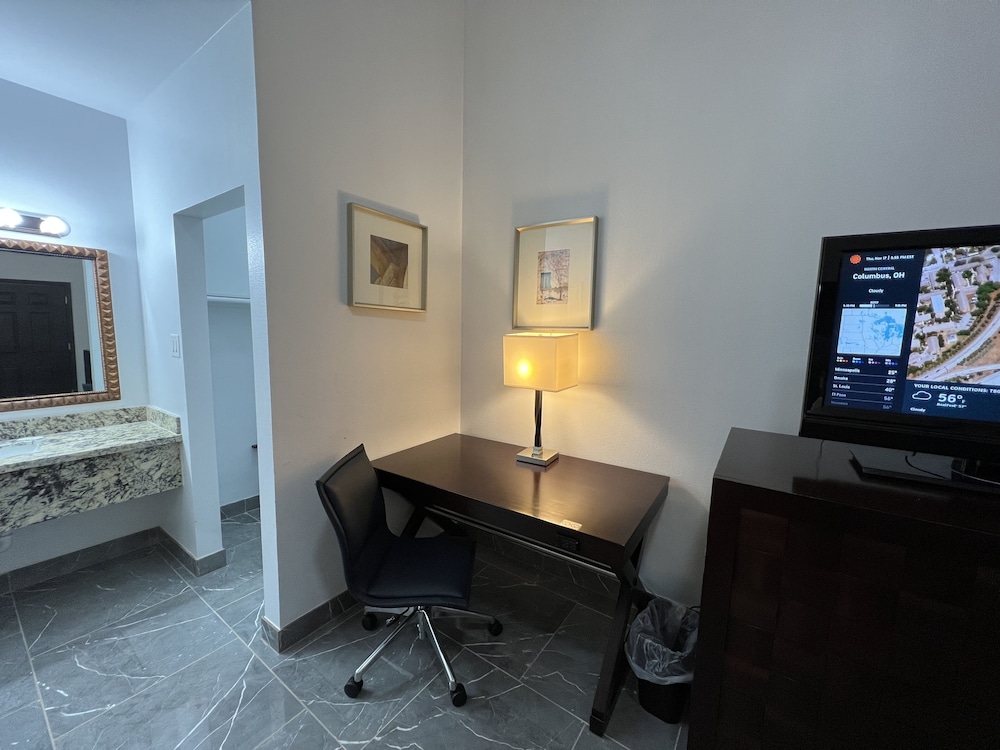 Grand Double Room photo 3