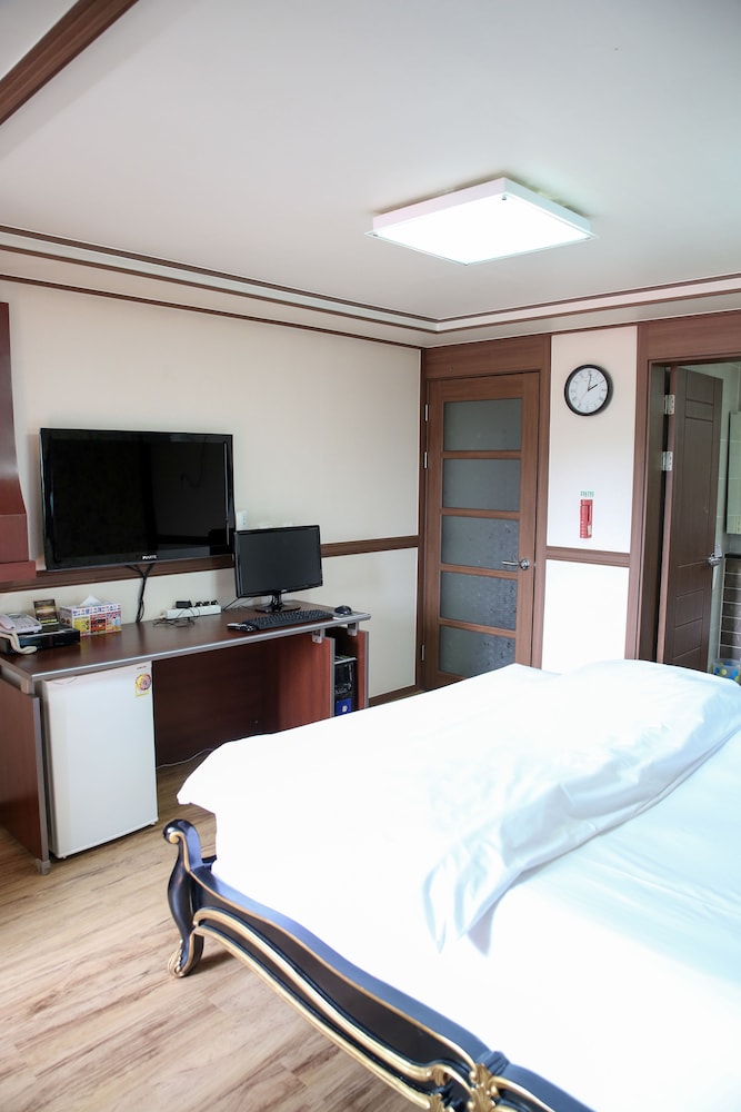 Standard Double Room photo 3