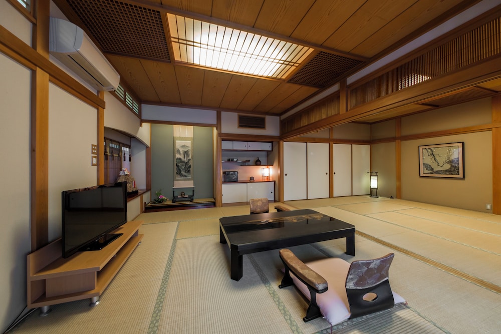 Annex SHUUSUI/BAIKYOU - Room for 5 Guests with Hot Spring Bath photo 3