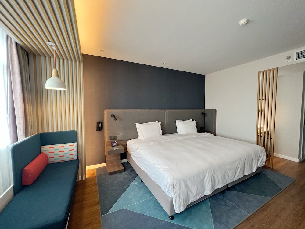 Standard Room, 1 King Bed (High Floor Kids Theme) - Photo 2