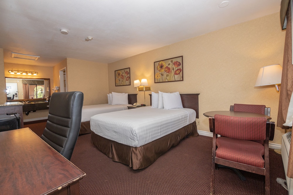 Standard Double Room, 2 Double Beds photo 2