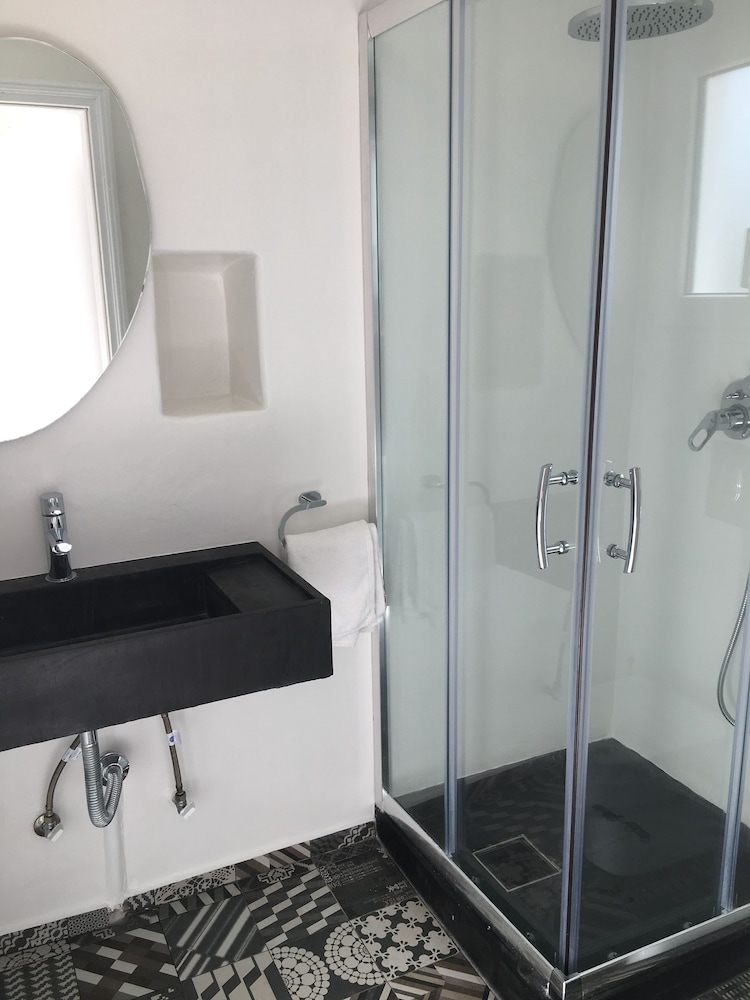 Grand Family Suite with Private Pool - Photo 3