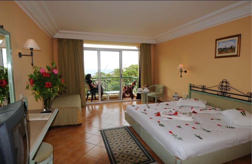 Standard Quadruple Room, Garden View photo 3