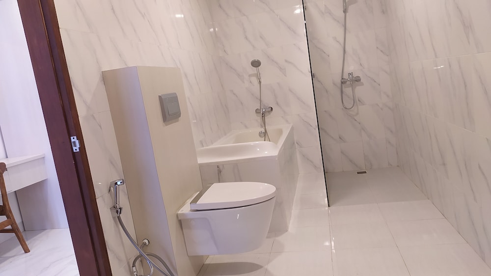 Deluxe Double or Twin Room - Photo 16